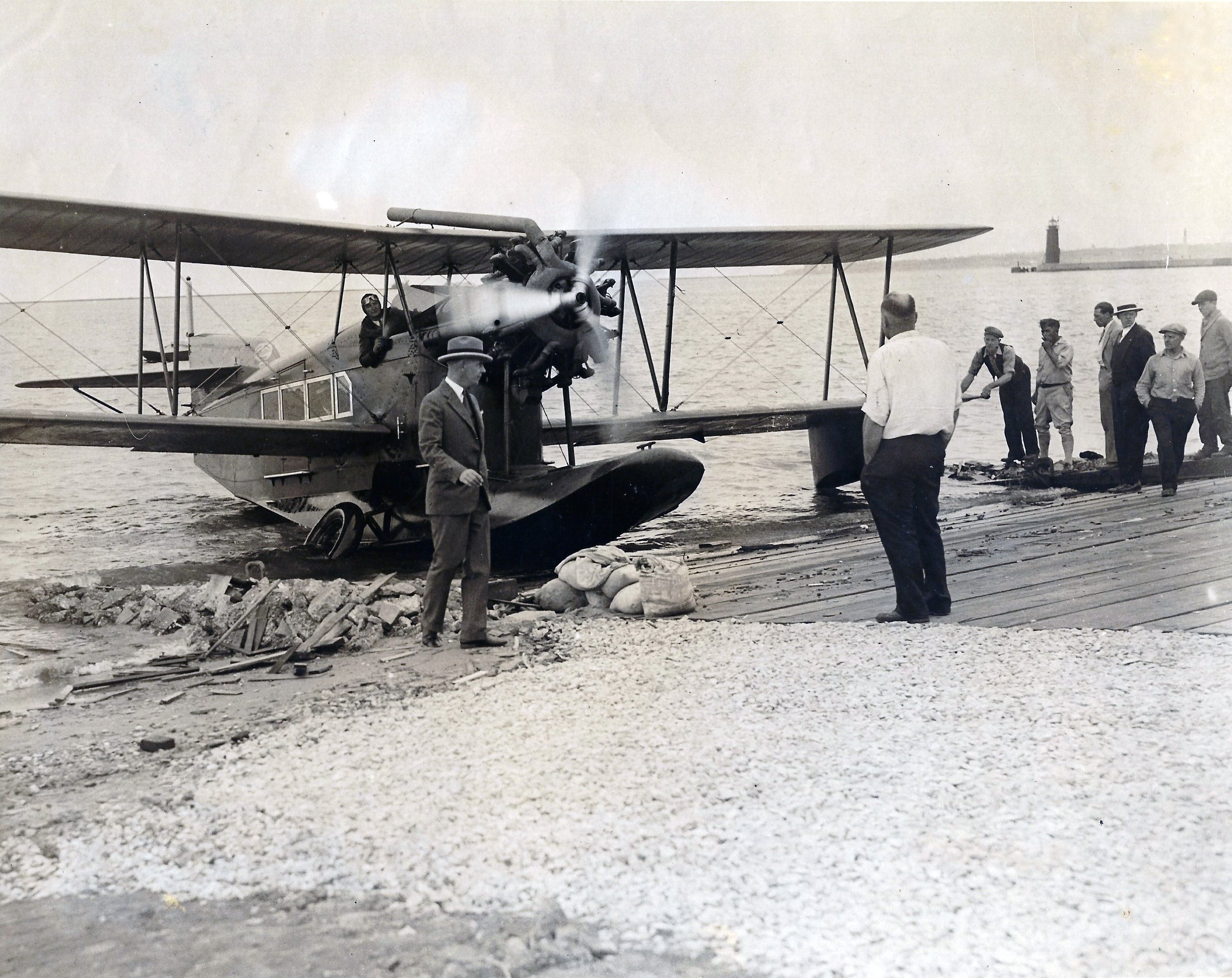 Loening C-2C arrives Maitland Field Milwaukee WI