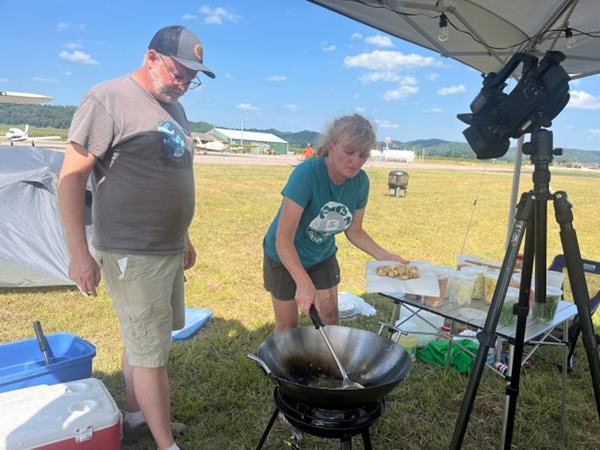 CindiCooking_RichWellner_LNR_BadgerAviator
