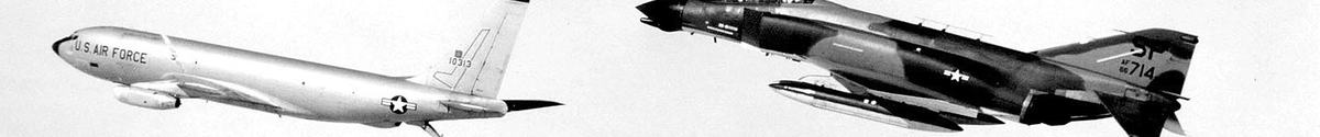 Dikkers_KC-135_3xF-4_BW