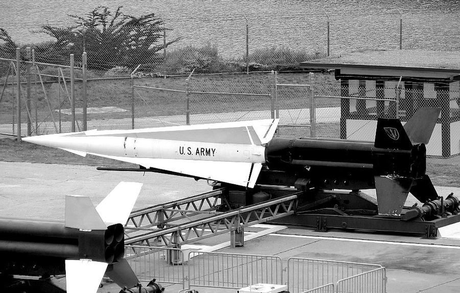 Nike Hercules BW