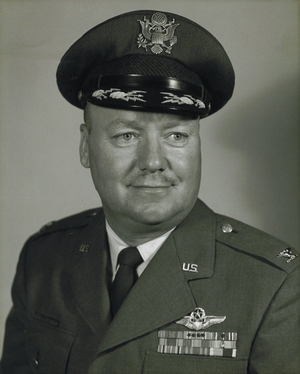 Robert Skuldt Colonel