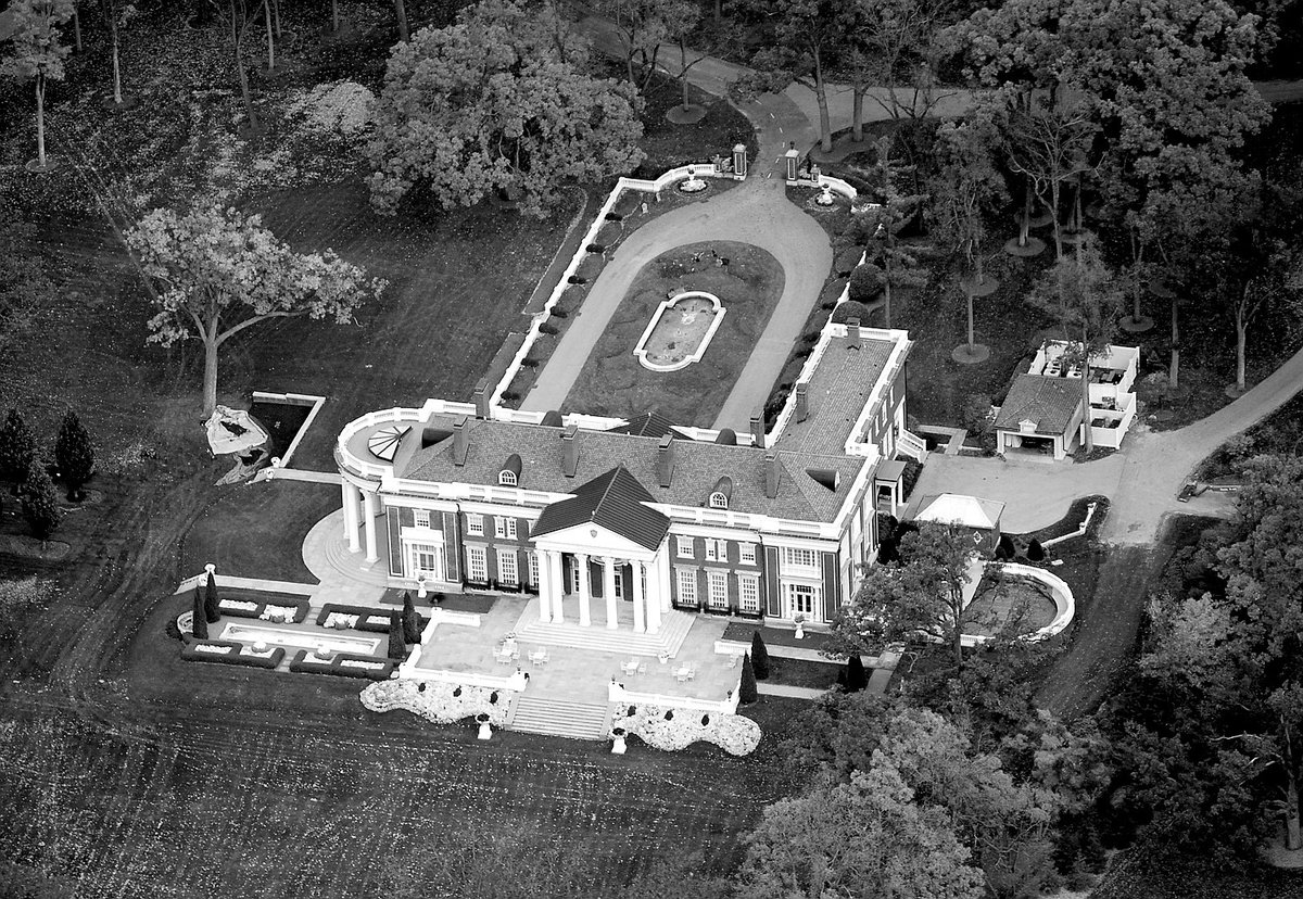 Wadsworth-Hall_BW Lake Geneva